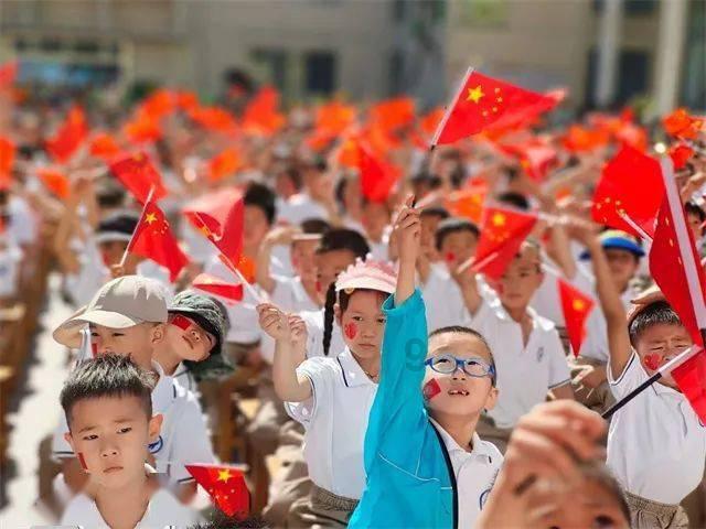 女朋友说不长久怎么回答女朋友说可能是时候未到。一段感情也维持不了多久。怎么回她？